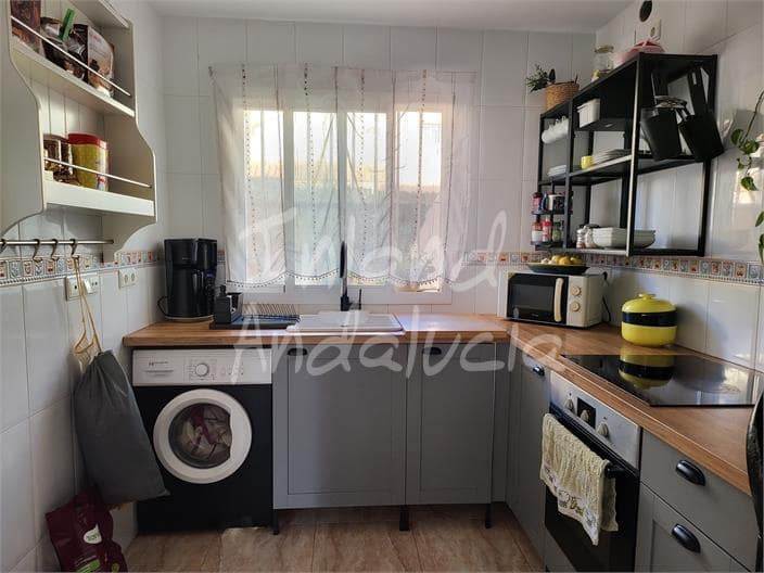 4 bedroom Townhouse for sale in Fuente de Piedra with garage - € 189,950 (Ref: 9627065)