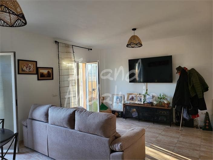 4 bedroom Townhouse for sale in Fuente de Piedra with garage - € 189,950 (Ref: 9627065)