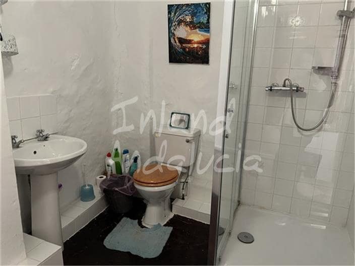 2 bedroom Townhouse for sale in Castillo de Locubin - € 38,000 (Ref: 9633696)