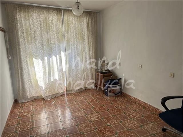 4 sypialnia Dom na sprzedaż w Castillo de Locubín - 72 000 € (Ref: 9643655)
