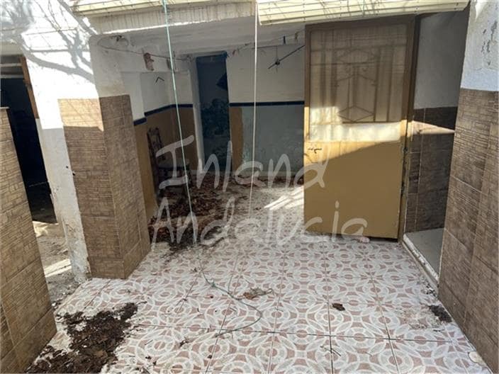 4 makuuhuone Omakotitalo myytävänä paikassa Castillo de Locubin mukana 
autotalli - 63 000 € (Ref: 9646755)