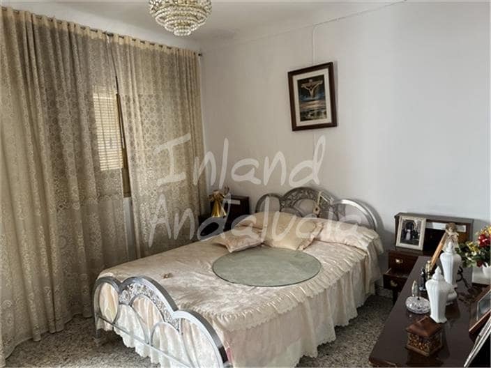 4 makuuhuone Omakotitalo myytävänä paikassa Castillo de Locubin mukana 
autotalli - 63 000 € (Ref: 9646755)