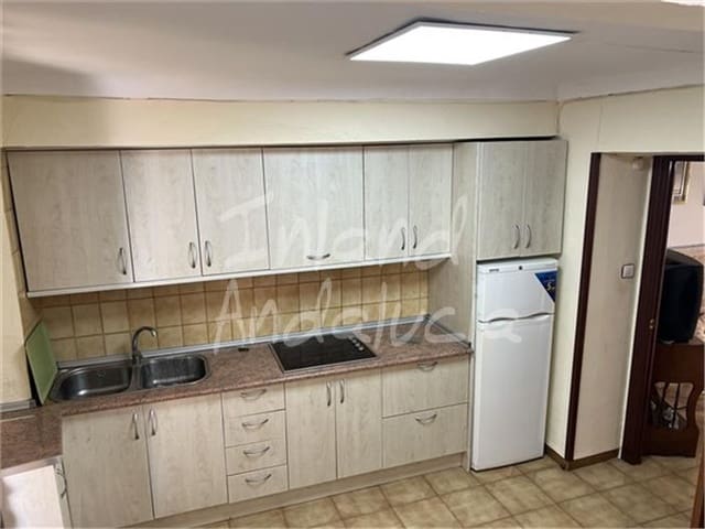 4 Zimmer Haus zu verkaufen in Castillo de Locubín mit Garage - 63.000 € (Ref: 9646755)