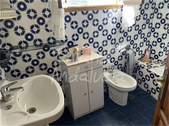 4 Zimmer Haus zu verkaufen in Castillo de Locubín mit Garage - 63.000 € (Ref: 9646755)