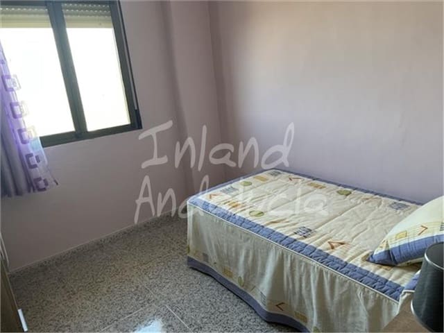 4 quarto Casa em Banda para venda em Castillo de Locubín - 105 000 € (Ref: 9651032)