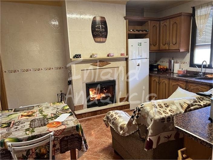 4 sypialnia Dom na sprzedaż w Castillo de Locubin - 105 000 € (Ref: 9651032)