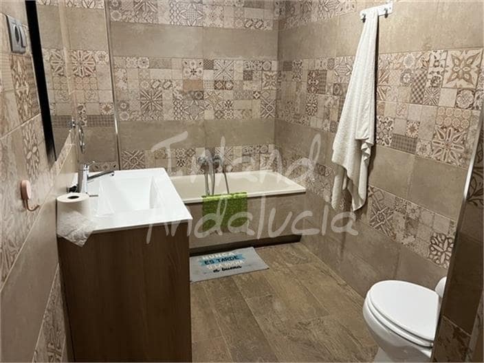 4 sypialnia Dom na sprzedaż w Castillo de Locubin - 105 000 € (Ref: 9651032)