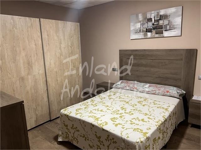 4 quarto Casa em Banda para venda em Castillo de Locubín - 105 000 € (Ref: 9651032)