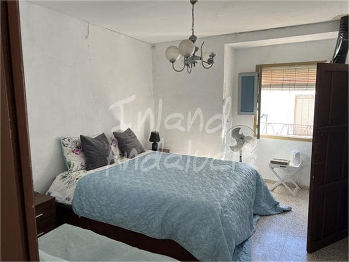 4 chambre Maison de Ville à vendre à Castillo de Locubin avec garage - 53 000 € (Ref: 9651033)