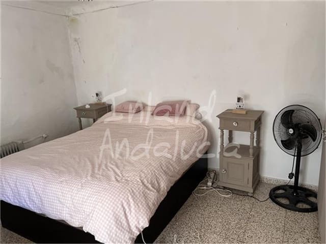 4 quarto Casa em Banda para venda em Castillo de Locubín com garagem - 53 000 € (Ref: 9651033)