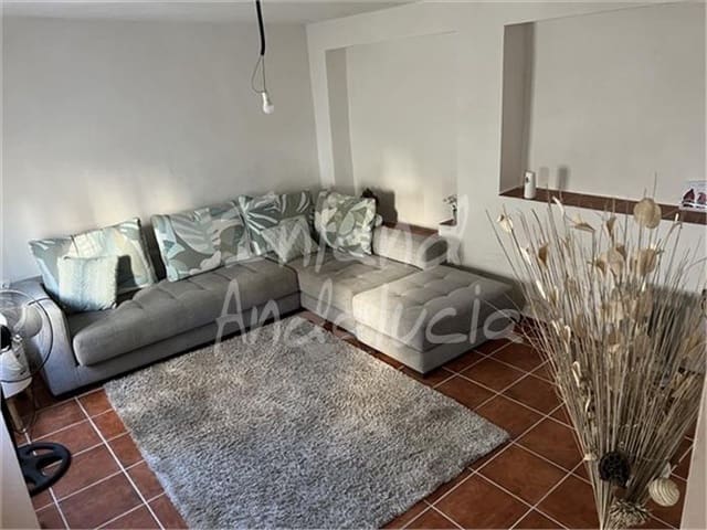 4 quarto Casa em Banda para venda em Castillo de Locubín com garagem - 53 000 € (Ref: 9651033)