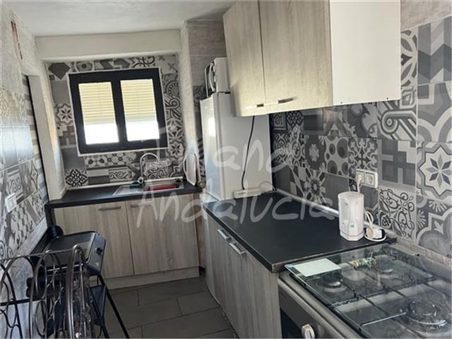 4 quarto Casa em Banda para venda em Castillo de Locubín com garagem - 53 000 € (Ref: 9651033)