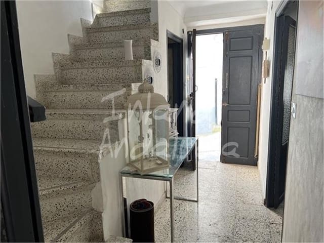 4 quarto Casa em Banda para venda em Castillo de Locubín com garagem - 53 000 € (Ref: 9651033)