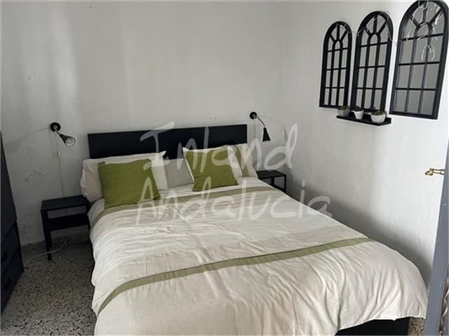 4 quarto Casa em Banda para venda em Castillo de Locubín com garagem - 53 000 € (Ref: 9651033)