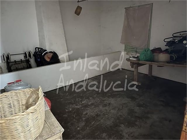 Casa de 3 habitaciones en La Rabita, Alcalá la Real en venta - 126.000 € (Ref: 9665727)