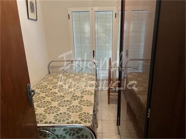 Casa de 3 habitaciones en La Rabita, Alcalá la Real en venta - 126.000 € (Ref: 9665727)