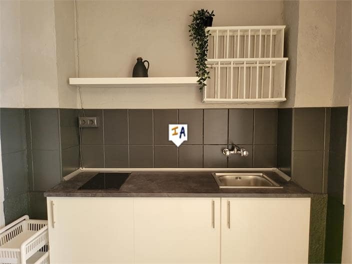 4 bedroom Townhouse for sale in Cuevas de San Marcos - € 69,950 (Ref: 9669765)