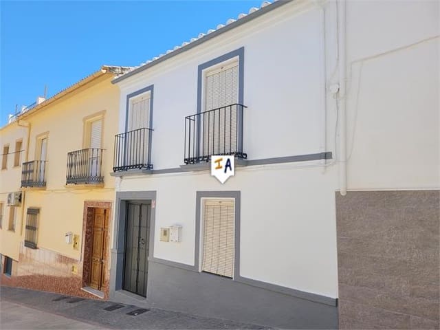 4 bedroom Townhouse for sale in Cuevas de San Marcos - € 69,950 (Ref: 9669765)