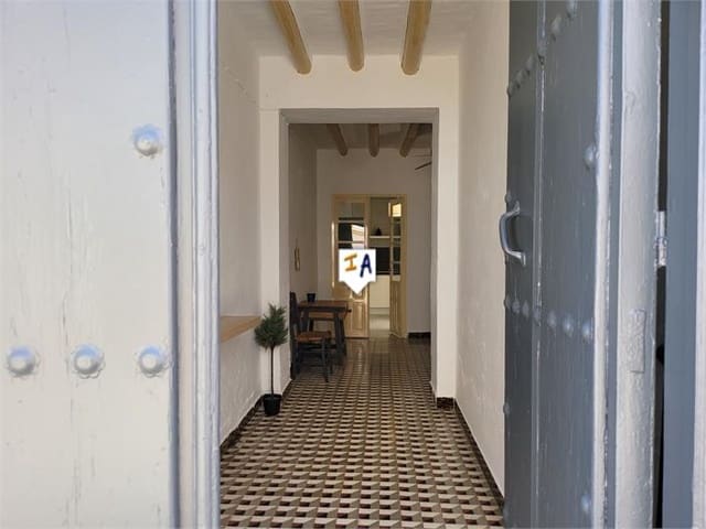 4 bedroom Townhouse for sale in Cuevas de San Marcos - € 69,950 (Ref: 9669765)