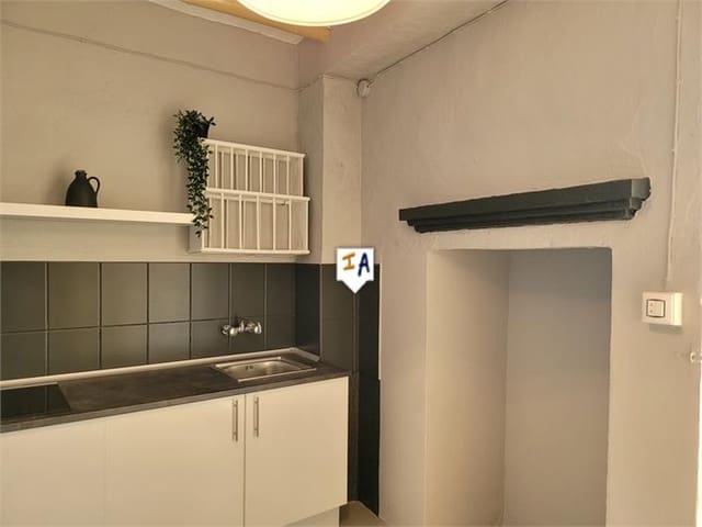 4 bedroom Townhouse for sale in Cuevas de San Marcos - € 69,950 (Ref: 9669765)