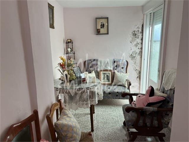 5 quarto Casa em Banda para venda em Castillo de Locubín - 49 000 € (Ref: 9700346)