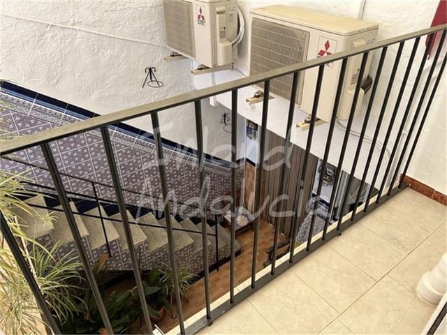 5 quarto Casa em Banda para venda em Castillo de Locubín - 49 000 € (Ref: 9700346)