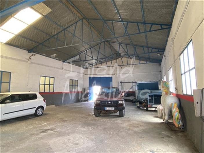 Commercial for sale in Illora with garage - € 260,000 (Ref: 9714374)