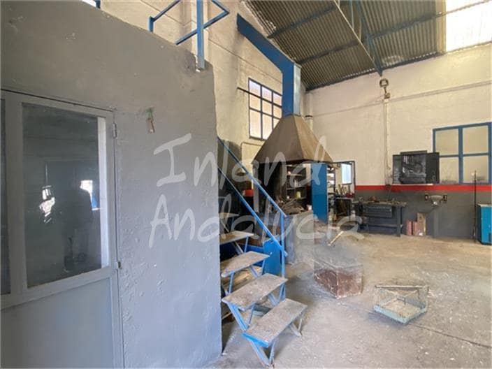 Commercial for sale in Illora with garage - € 260,000 (Ref: 9714374)