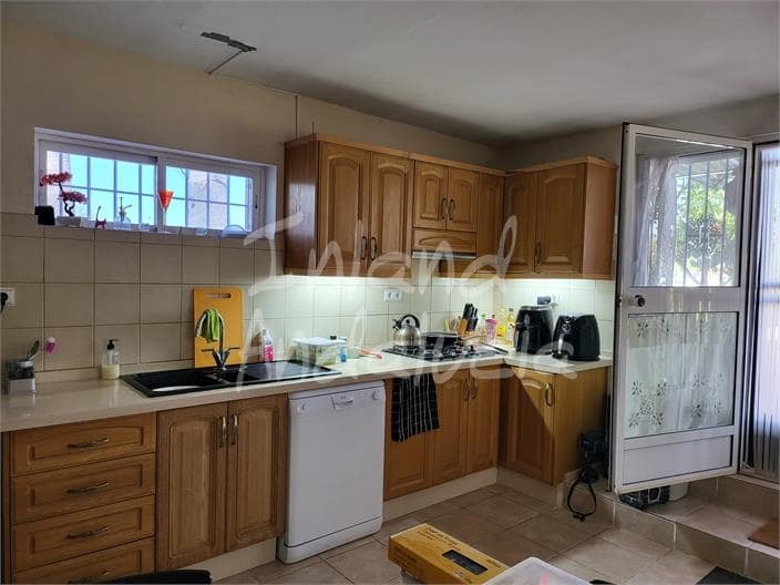 4 bedroom Villa for sale in Puente Genil with pool garage - € 350,000 (Ref: 9714375)