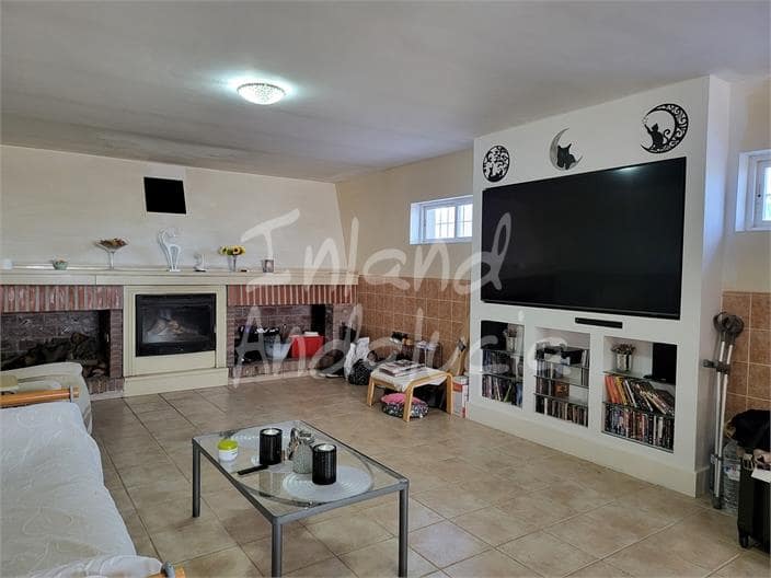 4 bedroom Villa for sale in Puente Genil with pool garage - € 350,000 (Ref: 9714375)