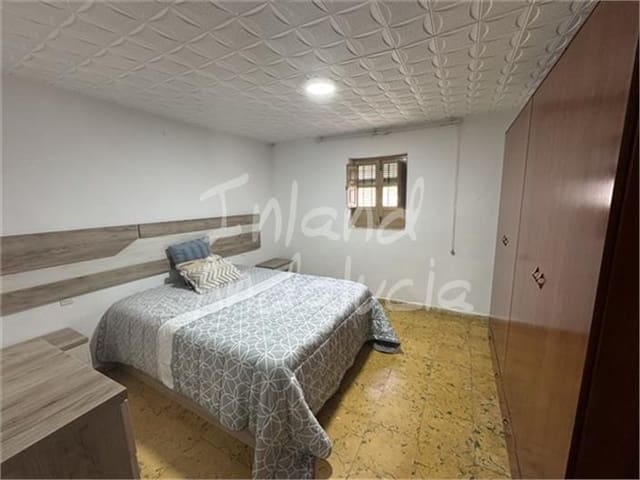 5 bedroom Finca/Country House for sale in Trevélez with garage - € 66,000 (Ref: 9719355)