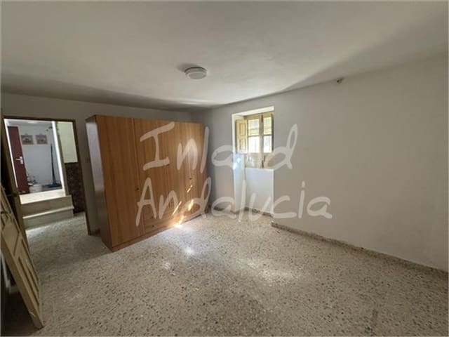 5 bedroom Finca/Country House for sale in Trevélez with garage - € 66,000 (Ref: 9719355)