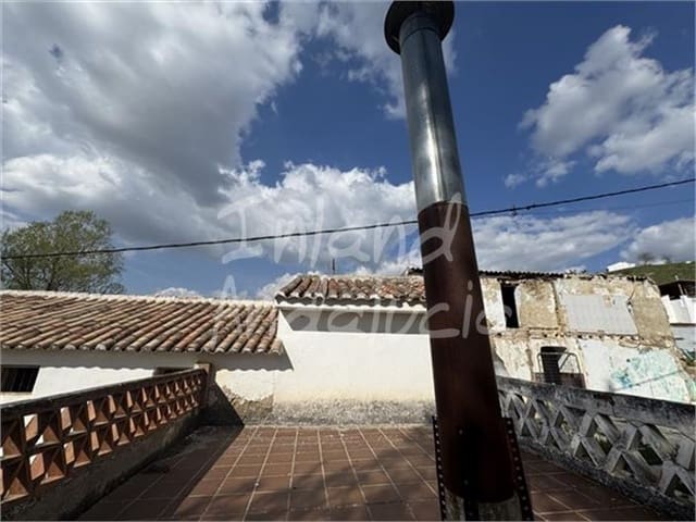 5 bedroom Finca/Country House for sale in Trevélez with garage - € 66,000 (Ref: 9719355)