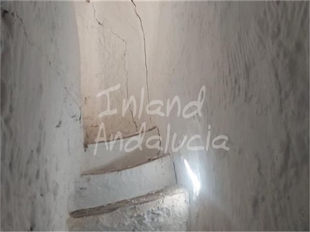 Huis te koop in Ventas del Carrizal, Castillo de Locubín - € 13.000 (Ref: 9719356)