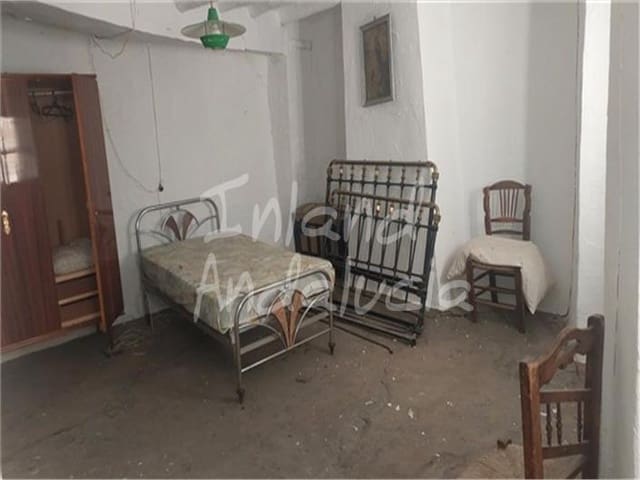 Huis te koop in Ventas del Carrizal, Castillo de Locubín - € 13.000 (Ref: 9719356)