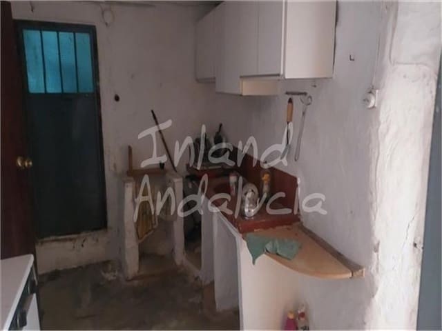 Huis te koop in Ventas del Carrizal, Castillo de Locubín - € 13.000 (Ref: 9719356)