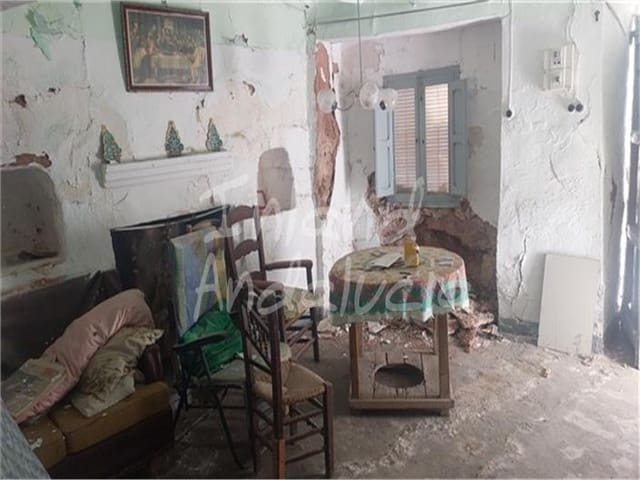 Huis te koop in Ventas del Carrizal, Castillo de Locubín - € 13.000 (Ref: 9719356)