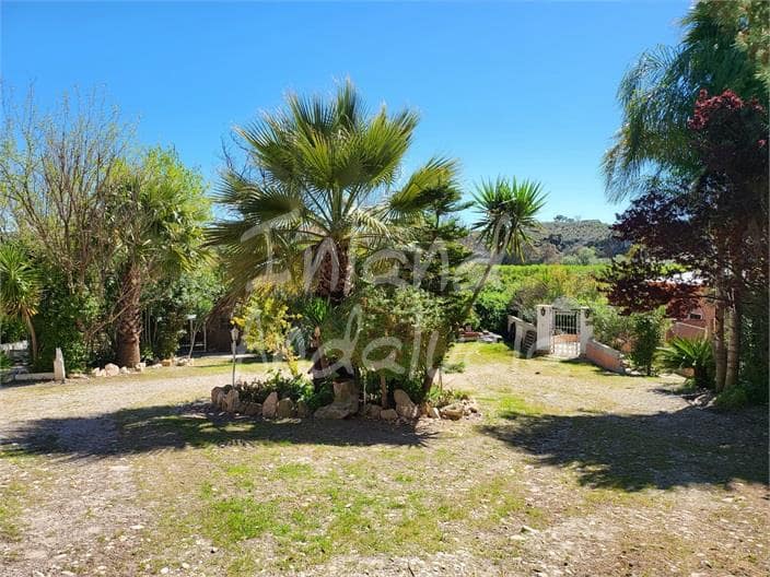 4 slaapkamer Finca/Landhuis te koop in Isla Redonda met garage - € 345.000 (Ref: 9719358)