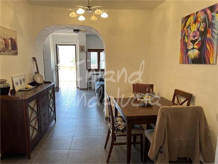 4 bedroom Townhouse for sale in Castillo de Locubin - € 67,000 (Ref: 9720995)