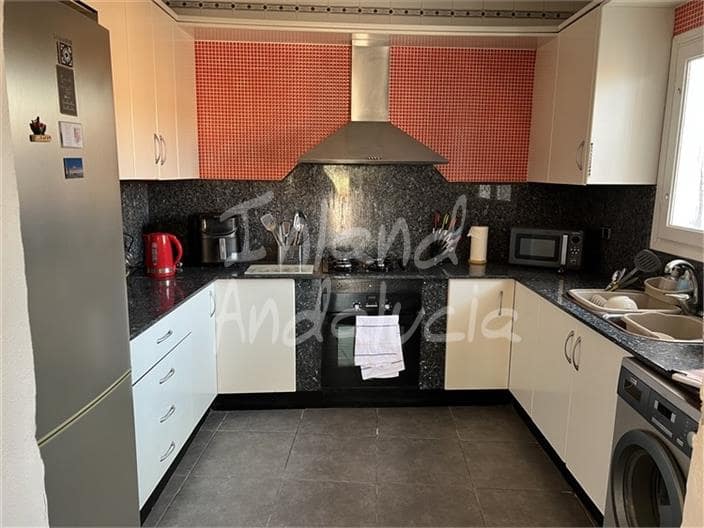 4 bedroom Townhouse for sale in Castillo de Locubin - € 67,000 (Ref: 9720995)