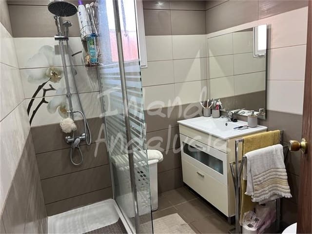 4 chambre Maison de Ville à vendre à Castillo de Locubín - 67 000 € (Ref: 9720995)