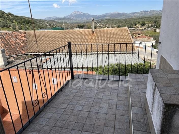 4 bedroom Townhouse for sale in Castillo de Locubin - € 67,000 (Ref: 9720995)