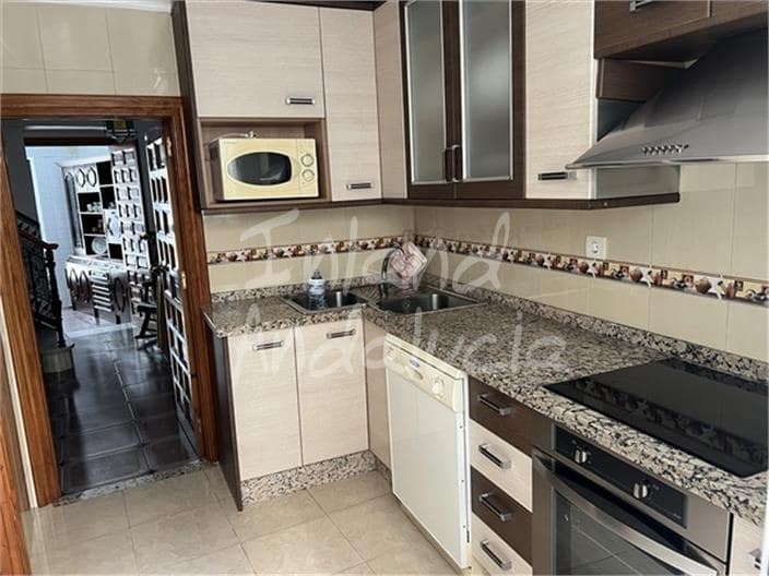 5 soveværelse Byhus til salg i Alcala la Real - € 95.000 (Ref: 9731550)