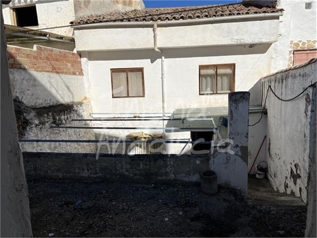 5 bedroom Townhouse for sale in Castillo de Locubín - € 78,000 (Ref: 9751513)