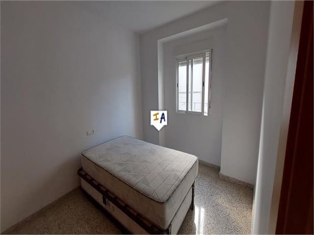 4 sovrum Hus till salu i Castillo de Locubín med garage - 69 000 € (Ref: 9751515)