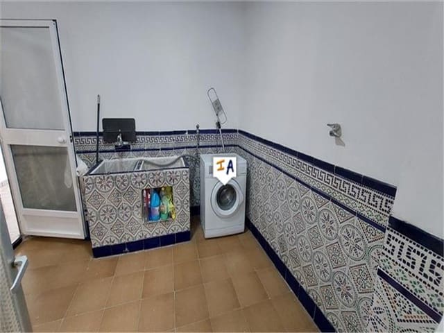 4 sovrum Hus till salu i Castillo de Locubín med garage - 69 000 € (Ref: 9751515)