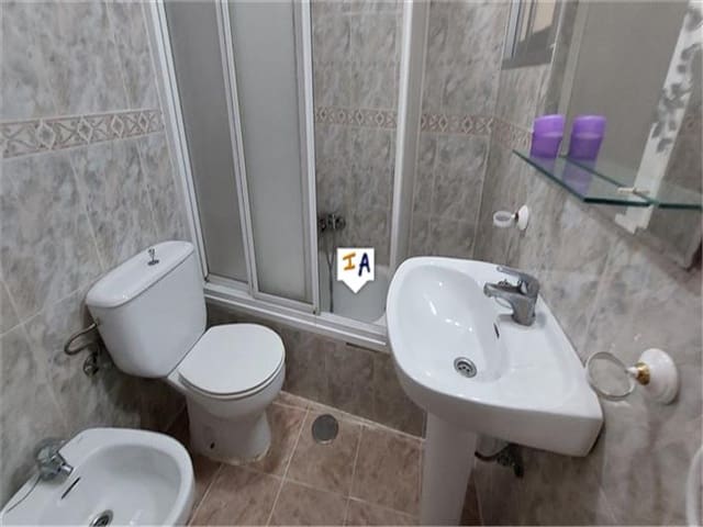 4 sovrum Hus till salu i Castillo de Locubín med garage - 69 000 € (Ref: 9751515)