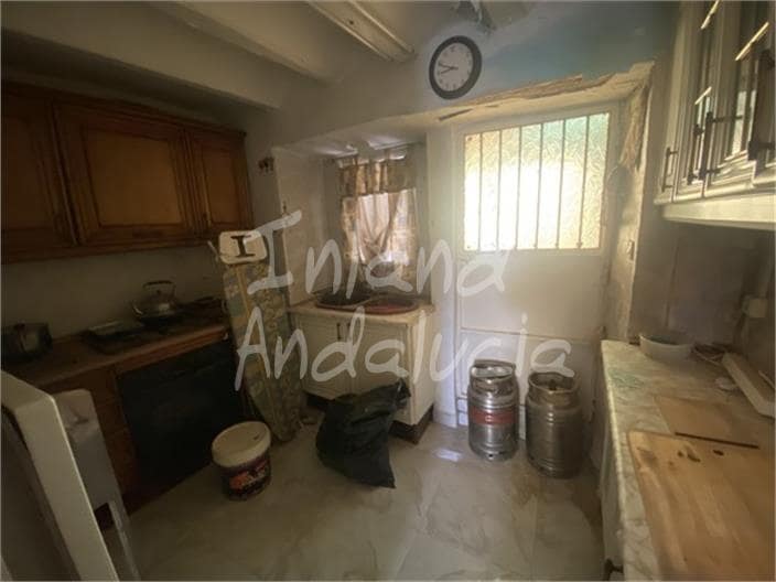 2 bedroom Townhouse for sale in Valdepenas de Jaen with garage - € 19,500 (Ref: 9755127)