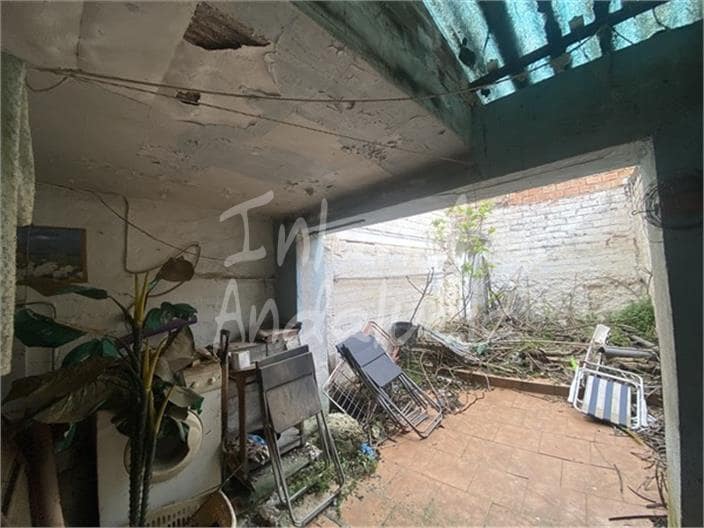 2 bedroom Townhouse for sale in Valdepenas de Jaen with garage - € 19,500 (Ref: 9755127)