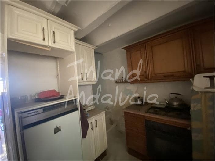 2 bedroom Townhouse for sale in Valdepenas de Jaen with garage - € 19,500 (Ref: 9755127)